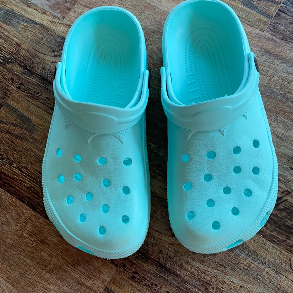 CROCS like shoe CLOSET CLOSEOUT💕